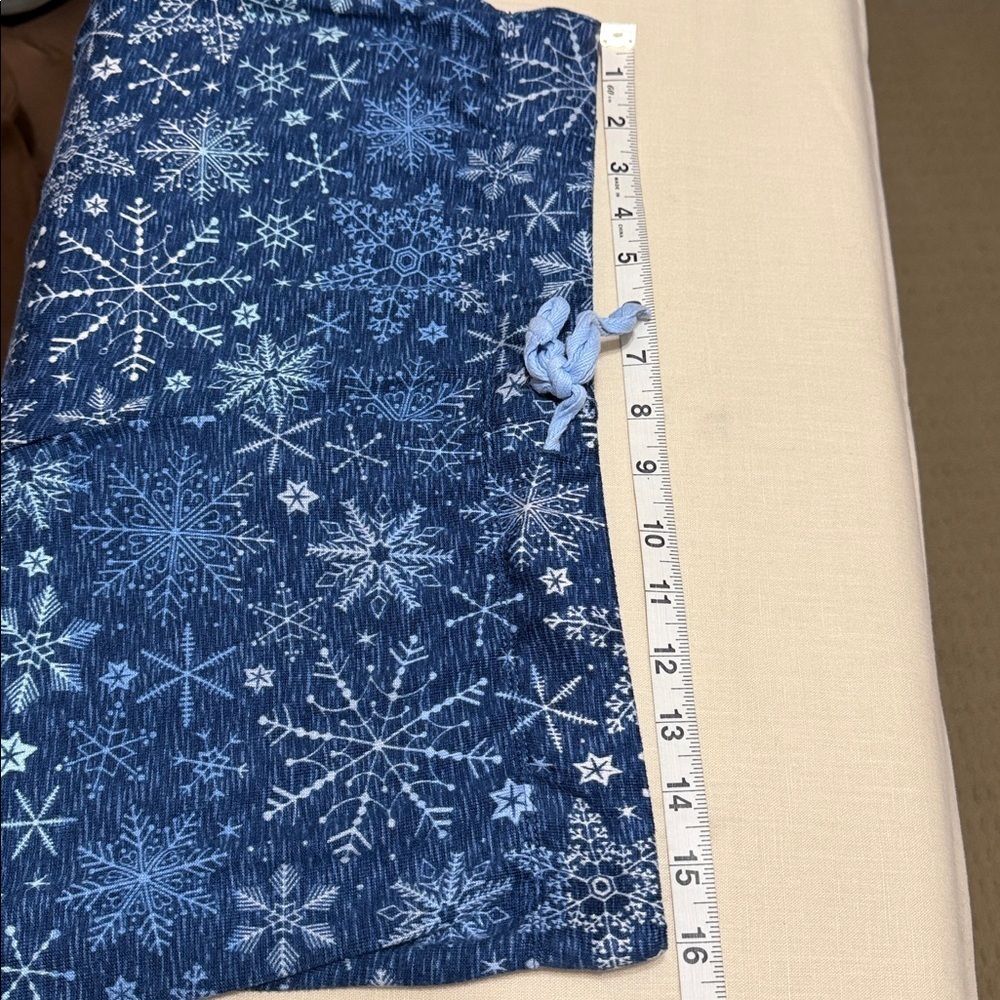 Jaclyn Intimates Blue Snowflake Long Woman’s Pajama Set, Size Large. - Picture 5 of 14